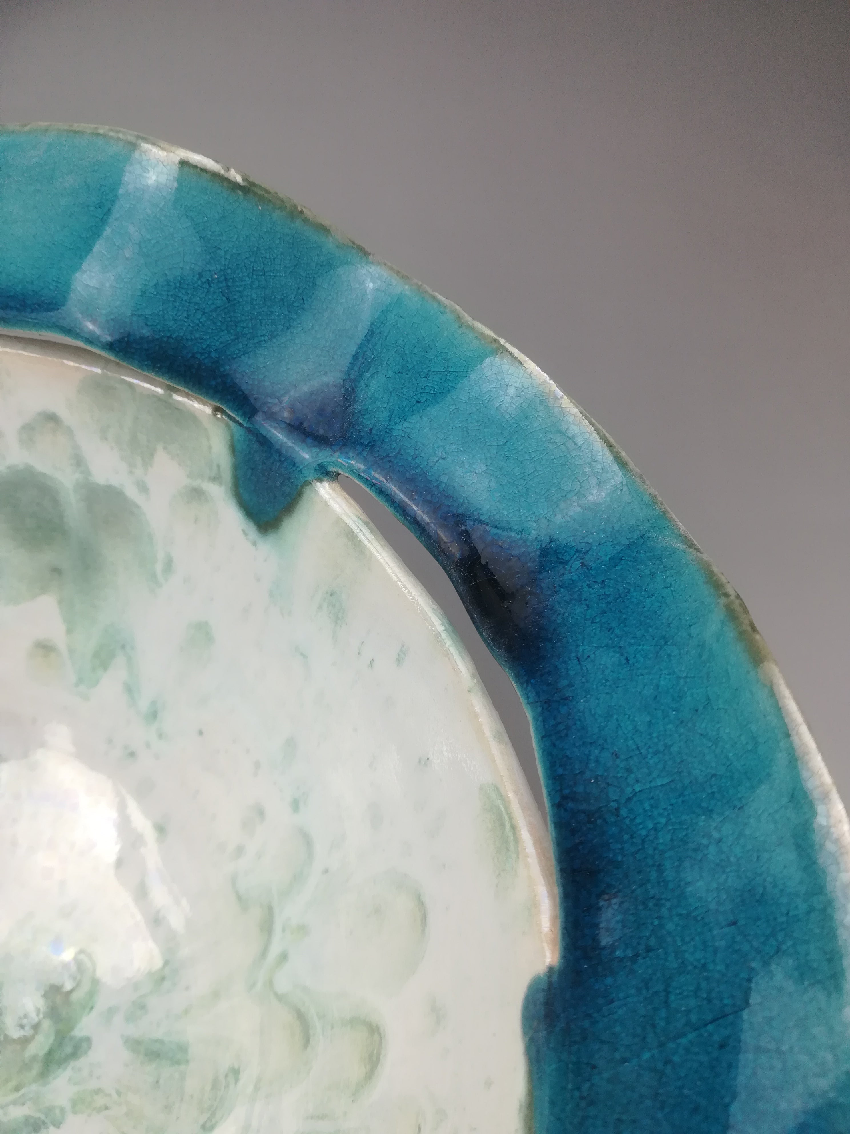 Wave Bowl- Cumulus Teal Rim Glaze (White/Green Speckled)